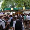 Obwohl die grauen Wolken nichts Gutes verhießen, strömten wieder zahlreiche Besucher in die Festzelte auf der Allgäuer Festwoche. Die Band "Bergluft" sorgte im Stiftzelt für gute Stimmung. Kunst- und Kulturliebhaber bekamen auf der Stadtbühne traditionelle Volkstänze aus Bayern und dem Orient zu sehen.
Festgelände wegen Unwetter geräumtSpäter am Abend machte das Wetter den Feiernden dann doch einen Strich durch die Rechnung. Wie die Allgäuer Zeitung berichtet, musste das Festwochengelände  gegen 23:00 Uhr wegen eines Unwetters geräumt werden.
