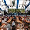 Tag 6 der Allgäuer Festwoche 2022: Trotz bewölktem Himmel war die Allgäuer Festwoche am Donnerstagnachmittag gut besucht. Neben vielen anderen heimischen Unternehmen präsentierten sich beispielsweise auch der regionale TV-Sender allgäu.tv, RSA Radio und die Medienagentur OYA media.