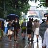 Der Donnerstag machte seinem Namen alle Ehre auf der Allgäuer Festwoche. Am Abend fegte ein Regenschauer über das Festgelände - zeitweise musste das Festwochengelände sogar geräumt werden. Im Laufe des Abends beruhigte sich die Wetterlage dann aber wieder. Die Folge: Volle Festzelte und jede Menge gute Laune.