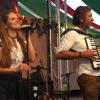 Obwohl die grauen Wolken nichts Gutes verhießen, strömten wieder zahlreiche Besucher in die Festzelte auf der Allgäuer Festwoche. Die Band "Bergluft" sorgte im Stiftzelt für gute Stimmung. Kunst- und Kulturliebhaber bekamen auf der Stadtbühne traditionelle Volkstänze aus Bayern und dem Orient zu sehen.
Festgelände wegen Unwetter geräumtSpäter am Abend machte das Wetter den Feiernden dann doch einen Strich durch die Rechnung. Wie die Allgäuer Zeitung berichtet, musste das Festwochengelände  gegen 23:00 Uhr wegen eines Unwetters geräumt werden.