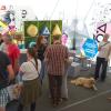 Tag 6 der Allgäuer Festwoche 2022: Trotz bewölktem Himmel war die Allgäuer Festwoche am Donnerstagnachmittag gut besucht. Neben vielen anderen heimischen Unternehmen präsentierten sich beispielsweise auch der regionale TV-Sender allgäu.tv, RSA Radio und die Medienagentur OYA media.
