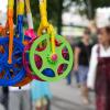 Tag 6 der Allgäuer Festwoche 2022: Trotz bewölktem Himmel war die Allgäuer Festwoche am Donnerstagnachmittag gut besucht. Neben vielen anderen heimischen Unternehmen präsentierten sich beispielsweise auch der regionale TV-Sender allgäu.tv, RSA Radio und die Medienagentur OYA media.
