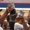 Der Donnerstag machte seinem Namen alle Ehre auf der Allgäuer Festwoche. Am Abend fegte ein Regenschauer über das Festgelände - zeitweise musste das Festwochengelände sogar geräumt werden. Im Laufe des Abends beruhigte sich die Wetterlage dann aber wieder. Die Folge: Volle Festzelte und jede Menge gute Laune.