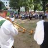 Auch am Montag war auf der Allgäuer Festwoche so Einiges los. Bei schönem Wetter kamen zahlreiche Besucher und genossen den Tag in vollen Zügen. Groß und Klein kamen dabei auf ihre Kosten. Es wurde gelacht, geredet, getrunken und gegessen. Für die gute Stimmung sorgten neben Musikkapellen auch eine ganze Reihe Alphörner. In unserer Bildergalerie sehen sie die besten Bilder des Festwochen-Montags.
