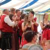 Auch am Montag war auf der Allgäuer Festwoche so Einiges los. Bei schönem Wetter kamen zahlreiche Besucher und genossen den Tag in vollen Zügen. Groß und Klein kamen dabei auf ihre Kosten. Es wurde gelacht, geredet, getrunken und gegessen. Für die gute Stimmung sorgten neben Musikkapellen auch eine ganze Reihe Alphörner. In unserer Bildergalerie sehen sie die besten Bilder des Festwochen-Montags.