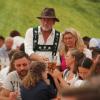Auch am Montag war auf der Allgäuer Festwoche so Einiges los. Bei schönem Wetter kamen zahlreiche Besucher und genossen den Tag in vollen Zügen. Groß und Klein kamen dabei auf ihre Kosten. Es wurde gelacht, geredet, getrunken und gegessen. Für die gute Stimmung sorgten neben Musikkapellen auch eine ganze Reihe Alphörner. In unserer Bildergalerie sehen sie die besten Bilder des Festwochen-Montags.
