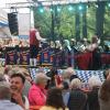 Am Freitagnachmittag gab wegen des Dauerregens nicht viele Besucher auf der Festwoche. Dennoch ließen sich die Besucher und die Angestellten den Spaß nicht verderben. Auch die Festzelte waren wieder gut besucht.