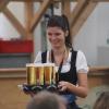 Am Freitagnachmittag gab wegen des Dauerregens nicht viele Besucher auf der Festwoche. Dennoch ließen sich die Besucher und die Angestellten den Spaß nicht verderben. Auch die Festzelte waren wieder gut besucht.