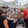 Auch am Dienstagnachmittag war einiges los auf der Allgäuer Festwoche. Eine gut besuchte Wirtschaftsausstellung, viel Unterhaltung und gut gelaunte Besucherinnen und Besucher. Insgesamt verlief die Allgäuer Festwoche bislang sehr friedlich und ruhig. Ein Grund dafür ist das neue Konzept, so die Organisatoren.