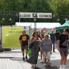 Auch am Mittwochnachmittag war wieder viel los auf der Allgäuer Festwoche. Für die Besucher gab es wieder einiges zu sehen. So konnten Sportfans mit dem Fahrrad Smoothies mixen und am Stand des DAV testen, wie lange sie sich mit den Händen an einer Stange herunterhängen lassen konnten. Zur Stärkung ging es dann ins Festzelt, wo die Blaskapelle wieder alles gab um die Gäste zu unterhalten.