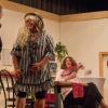 Am Dienstag, 02. August 2022 hatte die Bauernbühne der Kolpingfamilie Pfronten nach 3-jähriger coronabedingter Zwangspause wieder eine Theater-Aufführung. Die Premiere fand mit Zahlreichen Besuchern im Pfarrheim Pfronten statt.
Stück kam gut anDas Stück "Wenn einer eine Reise tut…" wurde mit vom Publikum begeistern gefeiert. Die Akteure bekamen viel Szenenapplaus und das herzhafte lachen des Publikums zeigte den Schauspielern dass, das Stück beim Publikum sehr gut ankam.