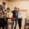 Am Dienstag, 02. August 2022 hatte die Bauernbühne der Kolpingfamilie Pfronten nach 3-jähriger coronabedingter Zwangspause wieder eine Theater-Aufführung. Die Premiere fand mit Zahlreichen Besuchern im Pfarrheim Pfronten statt.
Stück kam gut anDas Stück "Wenn einer eine Reise tut…" wurde mit vom Publikum begeistern gefeiert. Die Akteure bekamen viel Szenenapplaus und das herzhafte lachen des Publikums zeigte den Schauspielern dass, das Stück beim Publikum sehr gut ankam.