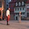 Auf einem der schönsten Plätze in der historischen Memminger Altstadt, dem Marktplatz, finden aktuell die Aufführungen des historischen Theaters statt. Jeden Tag ab 20:15 Uhr werden Ereignisse in der Stadt und das Schicksal einzelner Bürger, als Wallenstein während des Dreißigjährigen Krieges in Memmingen sein Quartier aufschlug dargestellt.
[video]https://www.youtube.com/watch?v=3mpC0JYzwH0[/video]