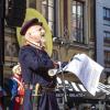 Am Freitag hat Stadtbüttel Gottfried Voigt traditionell den Fischertag auf dem Marktplatz ausgerufen. Für Musik sorgte die Musikkapelle Amendingen die Gäste unterhielt. Die Bewirtung der Gäste übernahmen Gruppen des Fischtagsvereins. 

Weitere Informationen finden Sie auf allgäuer-zeitung.de.