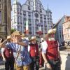 Am Freitag hat Stadtbüttel Gottfried Voigt traditionell den Fischertag auf dem Marktplatz ausgerufen. Für Musik sorgte die Musikkapelle Amendingen die Gäste unterhielt. Die Bewirtung der Gäste übernahmen Gruppen des Fischtagsvereins. 

Weitere Informationen finden Sie auf allgäuer-zeitung.de.