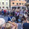 Am Freitag hat Stadtbüttel Gottfried Voigt traditionell den Fischertag auf dem Marktplatz ausgerufen. Für Musik sorgte die Musikkapelle Amendingen die Gäste unterhielt. Die Bewirtung der Gäste übernahmen Gruppen des Fischtagsvereins. 

Weitere Informationen finden Sie auf allgäuer-zeitung.de.