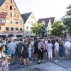 Am Freitag hat Stadtbüttel Gottfried Voigt traditionell den Fischertag auf dem Marktplatz ausgerufen. Für Musik sorgte die Musikkapelle Amendingen die Gäste unterhielt. Die Bewirtung der Gäste übernahmen Gruppen des Fischtagsvereins. 

Weitere Informationen finden Sie auf allgäuer-zeitung.de.