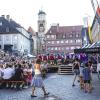 Am Freitag hat Stadtbüttel Gottfried Voigt traditionell den Fischertag auf dem Marktplatz ausgerufen. Für Musik sorgte die Musikkapelle Amendingen die Gäste unterhielt. Die Bewirtung der Gäste übernahmen Gruppen des Fischtagsvereins. 

Weitere Informationen finden Sie auf allgäuer-zeitung.de.