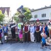 Am Freitag hat Stadtbüttel Gottfried Voigt traditionell den Fischertag auf dem Marktplatz ausgerufen. Für Musik sorgte die Musikkapelle Amendingen die Gäste unterhielt. Die Bewirtung der Gäste übernahmen Gruppen des Fischtagsvereins. 

Weitere Informationen finden Sie auf allgäuer-zeitung.de.