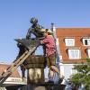 Am Freitag hat Stadtbüttel Gottfried Voigt traditionell den Fischertag auf dem Marktplatz ausgerufen. Für Musik sorgte die Musikkapelle Amendingen die Gäste unterhielt. Die Bewirtung der Gäste übernahmen Gruppen des Fischtagsvereins. 

Weitere Informationen finden Sie auf allgäuer-zeitung.de.