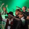 Am Wochenende ging das 150-jährige Jubiläum des Bezirksmusikfestes in Rückholz zu Ende. Nach einem Festumzug durch das Dorf strömten die Menschenmassen ins Festzelt am Gewerbegebiet, das nicht alle Kapellen und Besucher fassen konnte. Zum Ausklang des dreitägigen Festes spielten die "Blechbätscher" traditionelle und moderne Stücke. Einige Gäste standen auf Bänken oder Biertischen und feierten.