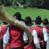 Am Wochenende ging das 150-jährige Jubiläum des Bezirksmusikfestes in Rückholz zu Ende. Nach einem Festumzug durch das Dorf strömten die Menschenmassen ins Festzelt am Gewerbegebiet, das nicht alle Kapellen und Besucher fassen konnte. Zum Ausklang des dreitägigen Festes spielten die "Blechbätscher" traditionelle und moderne Stücke. Einige Gäste standen auf Bänken oder Biertischen und feierten.