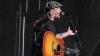 Die amerikanische Folk-Punkband "Dropkick Murphys" heizte tausenden Fans am Residenzplatz in Kempten ordentlich ein. Die 4.000 Fans konnten endlich wieder ausgelassen feiern. Der rasante und mitreissende Punkrock mit eingängigen Rhythmen animierte zum Trinken und Mitgrölen. Tin Whistle, Mandoline und Banjo, die für den Irish Folk typisch sind, dienen den Murphys eher als untermalendes Beiwerk. Zuvor spielten Jesse Ahern und "Booze and Glory". Punkt elf Uhr musste Schluß sein mit dem Open Air, damit auch die Anwohner Schlaf finden konnten.