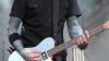 Die amerikanische Folk-Punkband "Dropkick Murphys" heizte tausenden Fans am Residenzplatz in Kempten ordentlich ein. Die 4.000 Fans konnten endlich wieder ausgelassen feiern. Der rasante und mitreissende Punkrock mit eingängigen Rhythmen animierte zum Trinken und Mitgrölen. Tin Whistle, Mandoline und Banjo, die für den Irish Folk typisch sind, dienen den Murphys eher als untermalendes Beiwerk. Zuvor spielten Jesse Ahern und "Booze and Glory". Punkt elf Uhr musste Schluß sein mit dem Open Air, damit auch die Anwohner Schlaf finden konnten.