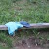 Update 07. Juli:Wie die Polizei berichtet, wurde am Donnerstagmorgen eine Leiche gefunden und als der vermisste 80-Jährige identifiziert. Ein Arzt konnte nur noch den Tod des Mannes feststellen. Auf Nachfrage vonall-in.degibt die Polizei an, dass es sich um einen Badeunfall handeln soll, äußere Gewalteinwirkungen gebe es nicht. Nach den Ermittlungen des Kriminaldauerdienstes starb der Mann vermutlich an einer inneren Ursache.Bezugsmeldung:Seit Dienstagabend sucht die Polizei am Sachsenrieder Weiher bei Dietmannsried nach einem vermissten 80-jährigen Mann. Laut Polizei Pressesprecher Holger Stabik wurden Kleidung, ein Handtuch und eine Brille des Vermissten auf einer Bank am See gefunden. Umgehend begann ein Großaufgebot an Wasserwacht, Polizei, Feuerwehr und auch ein Rettungshubschrauber mit der Suche.Suche nachts vorläufig ergebnislos angebrochenNoch am Abend bis tief in die Nacht, wurde mit Booten und auch zu Fuß am Ufer nach dem vermissten 80-Jährigen gesucht. In der Nacht wurde die Suche dann ergebnislos abgebrochen. Am Mittwochvormittag hat die Polizei nochmals den Uferbereich abgesucht.Taucher im EinsatzFür den Mittwoch-Nachmittag werden Polizeitaucher an dem bis zu 6 Meter tiefen Weiher bei Reicholzried erwartet, sie sollen den See noch einmal absuchen. Ob sich der vermisste 80-jährige tatsächlich im See befindet, ist unklar.Hubschrauber im Einsatz: Schwimmerin sorgt für große Suchaktion am Alpsee