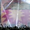 Die kanadische Band Billy Talent hat am Sonntagabend die "bigBox Allgäu" in Kempten gerockt. Mit ihrem Alternativrock, darunter Hits wie "Red Flag", heizten sie ihren rund 6.000 Fans ordentlich ein. Bevor jedoch die kanadischen Musiker die Bühne betraten, kurbelten "Frank Turner & The Sleeping Souls" und "Pabst" die Stimmung an.