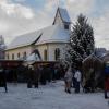 Der Weihnachtsmarkt in Pfronten: Im Jahr 2022 fand er bereits zum 32. mal statt. Der Nikolaus brachte den Kindern ein Geschenk, der Liederkranz sang besinnliche Weihnachtslieder und die Kinder des Kindergartens zeigten ihren Lichtertanz. Zugunsten des Kinderhortes wurde eine schöne Krippe gespendet von den Krippenfreunden verlost.

Mehr Weihnachtsmärkte im Allgäu und der Region finden Sie auf unserer Allgäuer Weihnachtsmarkts-Übersicht 2022 mit Karte.
