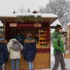 Der Weihnachtsmarkt in Pfronten: Im Jahr 2022 fand er bereits zum 32. mal statt. Der Nikolaus brachte den Kindern ein Geschenk, der Liederkranz sang besinnliche Weihnachtslieder und die Kinder des Kindergartens zeigten ihren Lichtertanz. Zugunsten des Kinderhortes wurde eine schöne Krippe gespendet von den Krippenfreunden verlost.

Mehr Weihnachtsmärkte im Allgäu und der Region finden Sie auf unserer Allgäuer Weihnachtsmarkts-Übersicht 2022 mit Karte.
