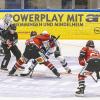 Der ECDC Memmingen hat das Derby gegen den EV Lindau am Montagabend vor heimischer Kulisse für sich entschieden. Die Memminger setzten sich vor 1.757 Zuschauern souverän mit 6:1 gegen die Gäste vom Bodensee durch.

Die Tore für Memmingen schossen Dominik Meisinger, Marvin Feigl, Matej Pekr, Donat Peter, Rovin Drothen und Sergej Topol. Den einzigen Treffer für den EV Lindau erzielte Arturs Sevcenko. Nach der Partie rangieren die Memminger auf dem 9. Platz der Oberliga-Süd-Tabelle. Der EV Lindau liegt auf Platz 11.