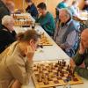 Nach zwei Jahren Pause fand dieses Jahr wieder die Südschwäbische Schach-/Schnellschachmeisterschaft in Memmingen statt. 22 Brettstrategen aus 10 Vereine trafen sich dieses Jahr im TV-Heim. Von 10:00 Uhr bis 17:30 Uhr wurde auf den Schachfeldern gekämpft bis der Kopf rauchte. 
Die besten SpielerBei diesem Spiel versucht jeder den Anderen auszutricksen und Matt zu setzen. Am besten gelang dies Nachwuchsspieler Tobias Schöll aus Buchenberg, der ungeschlagen und mit sechs Punkten aus sieben Runden als Sieger aus dem Turnier hervorging. Jens Zimmermann vom SF Bad Grönenbach erreichte den zweiten Platz mit 5 Punkten und verlor nur ein einziges Spiel, bei zwei Remisen.Mit dem gleichen Ergebnis, aber der etwas schlechteren Feinwertung, kam Felix Pleyer vom SK Kempten auf den dritten Platz. Bester Memmminger wurde Duvnjak Pero mit 4 Punkten. Bei den Frauen spielte Sibylle Reindl vom SK Kaufbeuren zwar als einzige mit, dafür war sie die Beste. Das Turnier verlief in ruhiger und freundschaftlicher Atmosphäre und die Teilnehmer freuen sich auf das nächste Mal.