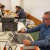 Nach zwei Jahren Pause fand dieses Jahr wieder die Südschwäbische Schach-/Schnellschachmeisterschaft in Memmingen statt. 22 Brettstrategen aus 10 Vereine trafen sich dieses Jahr im TV-Heim. Von 10:00 Uhr bis 17:30 Uhr wurde auf den Schachfeldern gekämpft bis der Kopf rauchte. 
Die besten SpielerBei diesem Spiel versucht jeder den Anderen auszutricksen und Matt zu setzen. Am besten gelang dies Nachwuchsspieler Tobias Schöll aus Buchenberg, der ungeschlagen und mit sechs Punkten aus sieben Runden als Sieger aus dem Turnier hervorging. Jens Zimmermann vom SF Bad Grönenbach erreichte den zweiten Platz mit 5 Punkten und verlor nur ein einziges Spiel, bei zwei Remisen.Mit dem gleichen Ergebnis, aber der etwas schlechteren Feinwertung, kam Felix Pleyer vom SK Kempten auf den dritten Platz. Bester Memmminger wurde Duvnjak Pero mit 4 Punkten. Bei den Frauen spielte Sibylle Reindl vom SK Kaufbeuren zwar als einzige mit, dafür war sie die Beste. Das Turnier verlief in ruhiger und freundschaftlicher Atmosphäre und die Teilnehmer freuen sich auf das nächste Mal.