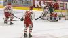 In der Memminger Eissporthalle hat der ECDC Memmingen vor 1.408 Zuschauern sein Heimspiel gegen den EHC Klostersee deutlich mit 5:1 gewinnen.
Schneller AusgleichDie Gäste gingen zwar in der achten Minute mit 0:1 in Führung, die aber von Sven Schirrmacher in der 19. Minute egalisiert wurde. Im zweiten Abschnitt und auch im letzten Drittel bauten die Indians mit jeweils 2 Toren ihren Vorsprung auf 5:1 aus. Die Tore erzielten in der 29. Minute Maxim Kryvorutskyy, in der 35. Minute Matej Pekr.Indians klar überlegenIm letzten Abschnitt kamen noch die Tore von Dominik Meisinger (45. Minute) und Jaroslav Hafenrichter konnte einen mustergültigen Konter in der 58. Minute versenken. Weil die Gäste mit ihrer 0:1 Führung bereits ihr Pulver verschossen bzw. Marco Eisenhut, den Memminger Goalie auf dem Posten sahen, endete die Begegnung mit einem verdienten 5:1 für die Memminger Indians.