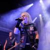 Seit über vier Jahrzehnten prägen "Grave Digger" die internationale Heavy-Metal- Szene. Ihren 40. Geburtstag feiert die Band derzeit mit einer Deutschlandtour. Mit dabei sind auch die Bands "Cellar Stone" und "Mystic Prophecy". Am Samstag machten die Musiker Station im Kaminwerk Memmingen. 
Viele Zuschauer verfolgen KonzertIn diesem Jahr werden es bereits 43 Jahre "Grave Digger". Die deutsche Metal-Band ist mit ihrer aktuellen "Knights & Riots" Tour in Deutschland unterwegs. Die Band aus Gladbeck um Sänger Chris Boltendahl war am Samstag im Kaminwerk Memmingen zu Gast und sorgte für mächtig Stimmung unter den Zuschauern, die trotz der widrigen Wetterverhältnissen zahlreich erschienen waren.Metal-Power aus dem AllgäuIm Vorprogramm von "Grave Digger" zeigte die Power-Metal-Band "Mystic Prophecy" um Sänger RD Liapakis aus Bad Grönenbach, was sie drauf hat. Für die Allgäuer war das aber nicht der einzige Auftritt in diesem Jahr im Kaminwerk. Am 17. Mai werden sie dort ihr neues Album vorstellen, unterstützt von "Hammer King". Die Fans können sich außerdem auf 100 Liter Freibier freuen. Hoher WiedererkennungswertSeit 2018 gibt es die griechische Band "Cellar Stone". Im Kaminwerk präsentierte die Band nun einige Songs aus ihren beiden Alben, die mittlerweile auf dem Markt sind. Die Mischung aus 80er Jahre Rock und derzeitigem Rock prägt sich relativ schnell ein und hat Wiedererkennungswert.