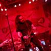Seit über vier Jahrzehnten prägen "Grave Digger" die internationale Heavy-Metal- Szene. Ihren 40. Geburtstag feiert die Band derzeit mit einer Deutschlandtour. Mit dabei sind auch die Bands "Cellar Stone" und "Mystic Prophecy". Am Samstag machten die Musiker Station im Kaminwerk Memmingen. 
Viele Zuschauer verfolgen KonzertIn diesem Jahr werden es bereits 43 Jahre "Grave Digger". Die deutsche Metal-Band ist mit ihrer aktuellen "Knights & Riots" Tour in Deutschland unterwegs. Die Band aus Gladbeck um Sänger Chris Boltendahl war am Samstag im Kaminwerk Memmingen zu Gast und sorgte für mächtig Stimmung unter den Zuschauern, die trotz der widrigen Wetterverhältnissen zahlreich erschienen waren.Metal-Power aus dem AllgäuIm Vorprogramm von "Grave Digger" zeigte die Power-Metal-Band "Mystic Prophecy" um Sänger RD Liapakis aus Bad Grönenbach, was sie drauf hat. Für die Allgäuer war das aber nicht der einzige Auftritt in diesem Jahr im Kaminwerk. Am 17. Mai werden sie dort ihr neues Album vorstellen, unterstützt von "Hammer King". Die Fans können sich außerdem auf 100 Liter Freibier freuen. Hoher WiedererkennungswertSeit 2018 gibt es die griechische Band "Cellar Stone". Im Kaminwerk präsentierte die Band nun einige Songs aus ihren beiden Alben, die mittlerweile auf dem Markt sind. Die Mischung aus 80er Jahre Rock und derzeitigem Rock prägt sich relativ schnell ein und hat Wiedererkennungswert.
