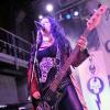 Seit über vier Jahrzehnten prägen "Grave Digger" die internationale Heavy-Metal- Szene. Ihren 40. Geburtstag feiert die Band derzeit mit einer Deutschlandtour. Mit dabei sind auch die Bands "Cellar Stone" und "Mystic Prophecy". Am Samstag machten die Musiker Station im Kaminwerk Memmingen. 
Viele Zuschauer verfolgen KonzertIn diesem Jahr werden es bereits 43 Jahre "Grave Digger". Die deutsche Metal-Band ist mit ihrer aktuellen "Knights & Riots" Tour in Deutschland unterwegs. Die Band aus Gladbeck um Sänger Chris Boltendahl war am Samstag im Kaminwerk Memmingen zu Gast und sorgte für mächtig Stimmung unter den Zuschauern, die trotz der widrigen Wetterverhältnissen zahlreich erschienen waren.Metal-Power aus dem AllgäuIm Vorprogramm von "Grave Digger" zeigte die Power-Metal-Band "Mystic Prophecy" um Sänger RD Liapakis aus Bad Grönenbach, was sie drauf hat. Für die Allgäuer war das aber nicht der einzige Auftritt in diesem Jahr im Kaminwerk. Am 17. Mai werden sie dort ihr neues Album vorstellen, unterstützt von "Hammer King". Die Fans können sich außerdem auf 100 Liter Freibier freuen. Hoher WiedererkennungswertSeit 2018 gibt es die griechische Band "Cellar Stone". Im Kaminwerk präsentierte die Band nun einige Songs aus ihren beiden Alben, die mittlerweile auf dem Markt sind. Die Mischung aus 80er Jahre Rock und derzeitigem Rock prägt sich relativ schnell ein und hat Wiedererkennungswert.