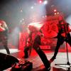 Seit über vier Jahrzehnten prägen "Grave Digger" die internationale Heavy-Metal- Szene. Ihren 40. Geburtstag feiert die Band derzeit mit einer Deutschlandtour. Mit dabei sind auch die Bands "Cellar Stone" und "Mystic Prophecy". Am Samstag machten die Musiker Station im Kaminwerk Memmingen. 
Viele Zuschauer verfolgen KonzertIn diesem Jahr werden es bereits 43 Jahre "Grave Digger". Die deutsche Metal-Band ist mit ihrer aktuellen "Knights & Riots" Tour in Deutschland unterwegs. Die Band aus Gladbeck um Sänger Chris Boltendahl war am Samstag im Kaminwerk Memmingen zu Gast und sorgte für mächtig Stimmung unter den Zuschauern, die trotz der widrigen Wetterverhältnissen zahlreich erschienen waren.Metal-Power aus dem AllgäuIm Vorprogramm von "Grave Digger" zeigte die Power-Metal-Band "Mystic Prophecy" um Sänger RD Liapakis aus Bad Grönenbach, was sie drauf hat. Für die Allgäuer war das aber nicht der einzige Auftritt in diesem Jahr im Kaminwerk. Am 17. Mai werden sie dort ihr neues Album vorstellen, unterstützt von "Hammer King". Die Fans können sich außerdem auf 100 Liter Freibier freuen. Hoher WiedererkennungswertSeit 2018 gibt es die griechische Band "Cellar Stone". Im Kaminwerk präsentierte die Band nun einige Songs aus ihren beiden Alben, die mittlerweile auf dem Markt sind. Die Mischung aus 80er Jahre Rock und derzeitigem Rock prägt sich relativ schnell ein und hat Wiedererkennungswert.