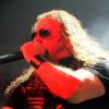 Seit über vier Jahrzehnten prägen "Grave Digger" die internationale Heavy-Metal- Szene. Ihren 40. Geburtstag feiert die Band derzeit mit einer Deutschlandtour. Mit dabei sind auch die Bands "Cellar Stone" und "Mystic Prophecy". Am Samstag machten die Musiker Station im Kaminwerk Memmingen. 
Viele Zuschauer verfolgen KonzertIn diesem Jahr werden es bereits 43 Jahre "Grave Digger". Die deutsche Metal-Band ist mit ihrer aktuellen "Knights & Riots" Tour in Deutschland unterwegs. Die Band aus Gladbeck um Sänger Chris Boltendahl war am Samstag im Kaminwerk Memmingen zu Gast und sorgte für mächtig Stimmung unter den Zuschauern, die trotz der widrigen Wetterverhältnissen zahlreich erschienen waren.Metal-Power aus dem AllgäuIm Vorprogramm von "Grave Digger" zeigte die Power-Metal-Band "Mystic Prophecy" um Sänger RD Liapakis aus Bad Grönenbach, was sie drauf hat. Für die Allgäuer war das aber nicht der einzige Auftritt in diesem Jahr im Kaminwerk. Am 17. Mai werden sie dort ihr neues Album vorstellen, unterstützt von "Hammer King". Die Fans können sich außerdem auf 100 Liter Freibier freuen. Hoher WiedererkennungswertSeit 2018 gibt es die griechische Band "Cellar Stone". Im Kaminwerk präsentierte die Band nun einige Songs aus ihren beiden Alben, die mittlerweile auf dem Markt sind. Die Mischung aus 80er Jahre Rock und derzeitigem Rock prägt sich relativ schnell ein und hat Wiedererkennungswert.