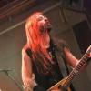 Seit über vier Jahrzehnten prägen "Grave Digger" die internationale Heavy-Metal- Szene. Ihren 40. Geburtstag feiert die Band derzeit mit einer Deutschlandtour. Mit dabei sind auch die Bands "Cellar Stone" und "Mystic Prophecy". Am Samstag machten die Musiker Station im Kaminwerk Memmingen. 
Viele Zuschauer verfolgen KonzertIn diesem Jahr werden es bereits 43 Jahre "Grave Digger". Die deutsche Metal-Band ist mit ihrer aktuellen "Knights & Riots" Tour in Deutschland unterwegs. Die Band aus Gladbeck um Sänger Chris Boltendahl war am Samstag im Kaminwerk Memmingen zu Gast und sorgte für mächtig Stimmung unter den Zuschauern, die trotz der widrigen Wetterverhältnissen zahlreich erschienen waren.Metal-Power aus dem AllgäuIm Vorprogramm von "Grave Digger" zeigte die Power-Metal-Band "Mystic Prophecy" um Sänger RD Liapakis aus Bad Grönenbach, was sie drauf hat. Für die Allgäuer war das aber nicht der einzige Auftritt in diesem Jahr im Kaminwerk. Am 17. Mai werden sie dort ihr neues Album vorstellen, unterstützt von "Hammer King". Die Fans können sich außerdem auf 100 Liter Freibier freuen. Hoher WiedererkennungswertSeit 2018 gibt es die griechische Band "Cellar Stone". Im Kaminwerk präsentierte die Band nun einige Songs aus ihren beiden Alben, die mittlerweile auf dem Markt sind. Die Mischung aus 80er Jahre Rock und derzeitigem Rock prägt sich relativ schnell ein und hat Wiedererkennungswert.