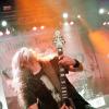 Seit über vier Jahrzehnten prägen "Grave Digger" die internationale Heavy-Metal- Szene. Ihren 40. Geburtstag feiert die Band derzeit mit einer Deutschlandtour. Mit dabei sind auch die Bands "Cellar Stone" und "Mystic Prophecy". Am Samstag machten die Musiker Station im Kaminwerk Memmingen. 
Viele Zuschauer verfolgen KonzertIn diesem Jahr werden es bereits 43 Jahre "Grave Digger". Die deutsche Metal-Band ist mit ihrer aktuellen "Knights & Riots" Tour in Deutschland unterwegs. Die Band aus Gladbeck um Sänger Chris Boltendahl war am Samstag im Kaminwerk Memmingen zu Gast und sorgte für mächtig Stimmung unter den Zuschauern, die trotz der widrigen Wetterverhältnissen zahlreich erschienen waren.Metal-Power aus dem AllgäuIm Vorprogramm von "Grave Digger" zeigte die Power-Metal-Band "Mystic Prophecy" um Sänger RD Liapakis aus Bad Grönenbach, was sie drauf hat. Für die Allgäuer war das aber nicht der einzige Auftritt in diesem Jahr im Kaminwerk. Am 17. Mai werden sie dort ihr neues Album vorstellen, unterstützt von "Hammer King". Die Fans können sich außerdem auf 100 Liter Freibier freuen. Hoher WiedererkennungswertSeit 2018 gibt es die griechische Band "Cellar Stone". Im Kaminwerk präsentierte die Band nun einige Songs aus ihren beiden Alben, die mittlerweile auf dem Markt sind. Die Mischung aus 80er Jahre Rock und derzeitigem Rock prägt sich relativ schnell ein und hat Wiedererkennungswert.