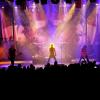 Seit über vier Jahrzehnten prägen "Grave Digger" die internationale Heavy-Metal- Szene. Ihren 40. Geburtstag feiert die Band derzeit mit einer Deutschlandtour. Mit dabei sind auch die Bands "Cellar Stone" und "Mystic Prophecy". Am Samstag machten die Musiker Station im Kaminwerk Memmingen. 
Viele Zuschauer verfolgen KonzertIn diesem Jahr werden es bereits 43 Jahre "Grave Digger". Die deutsche Metal-Band ist mit ihrer aktuellen "Knights & Riots" Tour in Deutschland unterwegs. Die Band aus Gladbeck um Sänger Chris Boltendahl war am Samstag im Kaminwerk Memmingen zu Gast und sorgte für mächtig Stimmung unter den Zuschauern, die trotz der widrigen Wetterverhältnissen zahlreich erschienen waren.Metal-Power aus dem AllgäuIm Vorprogramm von "Grave Digger" zeigte die Power-Metal-Band "Mystic Prophecy" um Sänger RD Liapakis aus Bad Grönenbach, was sie drauf hat. Für die Allgäuer war das aber nicht der einzige Auftritt in diesem Jahr im Kaminwerk. Am 17. Mai werden sie dort ihr neues Album vorstellen, unterstützt von "Hammer King". Die Fans können sich außerdem auf 100 Liter Freibier freuen. Hoher WiedererkennungswertSeit 2018 gibt es die griechische Band "Cellar Stone". Im Kaminwerk präsentierte die Band nun einige Songs aus ihren beiden Alben, die mittlerweile auf dem Markt sind. Die Mischung aus 80er Jahre Rock und derzeitigem Rock prägt sich relativ schnell ein und hat Wiedererkennungswert.