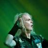 Seit über vier Jahrzehnten prägen "Grave Digger" die internationale Heavy-Metal- Szene. Ihren 40. Geburtstag feiert die Band derzeit mit einer Deutschlandtour. Mit dabei sind auch die Bands "Cellar Stone" und "Mystic Prophecy". Am Samstag machten die Musiker Station im Kaminwerk Memmingen. 
Viele Zuschauer verfolgen KonzertIn diesem Jahr werden es bereits 43 Jahre "Grave Digger". Die deutsche Metal-Band ist mit ihrer aktuellen "Knights & Riots" Tour in Deutschland unterwegs. Die Band aus Gladbeck um Sänger Chris Boltendahl war am Samstag im Kaminwerk Memmingen zu Gast und sorgte für mächtig Stimmung unter den Zuschauern, die trotz der widrigen Wetterverhältnissen zahlreich erschienen waren.Metal-Power aus dem AllgäuIm Vorprogramm von "Grave Digger" zeigte die Power-Metal-Band "Mystic Prophecy" um Sänger RD Liapakis aus Bad Grönenbach, was sie drauf hat. Für die Allgäuer war das aber nicht der einzige Auftritt in diesem Jahr im Kaminwerk. Am 17. Mai werden sie dort ihr neues Album vorstellen, unterstützt von "Hammer King". Die Fans können sich außerdem auf 100 Liter Freibier freuen. Hoher WiedererkennungswertSeit 2018 gibt es die griechische Band "Cellar Stone". Im Kaminwerk präsentierte die Band nun einige Songs aus ihren beiden Alben, die mittlerweile auf dem Markt sind. Die Mischung aus 80er Jahre Rock und derzeitigem Rock prägt sich relativ schnell ein und hat Wiedererkennungswert.