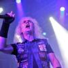 Seit über vier Jahrzehnten prägen "Grave Digger" die internationale Heavy-Metal- Szene. Ihren 40. Geburtstag feiert die Band derzeit mit einer Deutschlandtour. Mit dabei sind auch die Bands "Cellar Stone" und "Mystic Prophecy". Am Samstag machten die Musiker Station im Kaminwerk Memmingen. 
Viele Zuschauer verfolgen KonzertIn diesem Jahr werden es bereits 43 Jahre "Grave Digger". Die deutsche Metal-Band ist mit ihrer aktuellen "Knights & Riots" Tour in Deutschland unterwegs. Die Band aus Gladbeck um Sänger Chris Boltendahl war am Samstag im Kaminwerk Memmingen zu Gast und sorgte für mächtig Stimmung unter den Zuschauern, die trotz der widrigen Wetterverhältnissen zahlreich erschienen waren.Metal-Power aus dem AllgäuIm Vorprogramm von "Grave Digger" zeigte die Power-Metal-Band "Mystic Prophecy" um Sänger RD Liapakis aus Bad Grönenbach, was sie drauf hat. Für die Allgäuer war das aber nicht der einzige Auftritt in diesem Jahr im Kaminwerk. Am 17. Mai werden sie dort ihr neues Album vorstellen, unterstützt von "Hammer King". Die Fans können sich außerdem auf 100 Liter Freibier freuen. Hoher WiedererkennungswertSeit 2018 gibt es die griechische Band "Cellar Stone". Im Kaminwerk präsentierte die Band nun einige Songs aus ihren beiden Alben, die mittlerweile auf dem Markt sind. Die Mischung aus 80er Jahre Rock und derzeitigem Rock prägt sich relativ schnell ein und hat Wiedererkennungswert.
