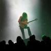 Seit über vier Jahrzehnten prägen "Grave Digger" die internationale Heavy-Metal- Szene. Ihren 40. Geburtstag feiert die Band derzeit mit einer Deutschlandtour. Mit dabei sind auch die Bands "Cellar Stone" und "Mystic Prophecy". Am Samstag machten die Musiker Station im Kaminwerk Memmingen. 
Viele Zuschauer verfolgen KonzertIn diesem Jahr werden es bereits 43 Jahre "Grave Digger". Die deutsche Metal-Band ist mit ihrer aktuellen "Knights & Riots" Tour in Deutschland unterwegs. Die Band aus Gladbeck um Sänger Chris Boltendahl war am Samstag im Kaminwerk Memmingen zu Gast und sorgte für mächtig Stimmung unter den Zuschauern, die trotz der widrigen Wetterverhältnissen zahlreich erschienen waren.Metal-Power aus dem AllgäuIm Vorprogramm von "Grave Digger" zeigte die Power-Metal-Band "Mystic Prophecy" um Sänger RD Liapakis aus Bad Grönenbach, was sie drauf hat. Für die Allgäuer war das aber nicht der einzige Auftritt in diesem Jahr im Kaminwerk. Am 17. Mai werden sie dort ihr neues Album vorstellen, unterstützt von "Hammer King". Die Fans können sich außerdem auf 100 Liter Freibier freuen. Hoher WiedererkennungswertSeit 2018 gibt es die griechische Band "Cellar Stone". Im Kaminwerk präsentierte die Band nun einige Songs aus ihren beiden Alben, die mittlerweile auf dem Markt sind. Die Mischung aus 80er Jahre Rock und derzeitigem Rock prägt sich relativ schnell ein und hat Wiedererkennungswert.