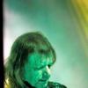 Seit über vier Jahrzehnten prägen "Grave Digger" die internationale Heavy-Metal- Szene. Ihren 40. Geburtstag feiert die Band derzeit mit einer Deutschlandtour. Mit dabei sind auch die Bands "Cellar Stone" und "Mystic Prophecy". Am Samstag machten die Musiker Station im Kaminwerk Memmingen. 
Viele Zuschauer verfolgen KonzertIn diesem Jahr werden es bereits 43 Jahre "Grave Digger". Die deutsche Metal-Band ist mit ihrer aktuellen "Knights & Riots" Tour in Deutschland unterwegs. Die Band aus Gladbeck um Sänger Chris Boltendahl war am Samstag im Kaminwerk Memmingen zu Gast und sorgte für mächtig Stimmung unter den Zuschauern, die trotz der widrigen Wetterverhältnissen zahlreich erschienen waren.Metal-Power aus dem AllgäuIm Vorprogramm von "Grave Digger" zeigte die Power-Metal-Band "Mystic Prophecy" um Sänger RD Liapakis aus Bad Grönenbach, was sie drauf hat. Für die Allgäuer war das aber nicht der einzige Auftritt in diesem Jahr im Kaminwerk. Am 17. Mai werden sie dort ihr neues Album vorstellen, unterstützt von "Hammer King". Die Fans können sich außerdem auf 100 Liter Freibier freuen. Hoher WiedererkennungswertSeit 2018 gibt es die griechische Band "Cellar Stone". Im Kaminwerk präsentierte die Band nun einige Songs aus ihren beiden Alben, die mittlerweile auf dem Markt sind. Die Mischung aus 80er Jahre Rock und derzeitigem Rock prägt sich relativ schnell ein und hat Wiedererkennungswert.