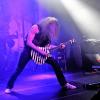Seit über vier Jahrzehnten prägen "Grave Digger" die internationale Heavy-Metal- Szene. Ihren 40. Geburtstag feiert die Band derzeit mit einer Deutschlandtour. Mit dabei sind auch die Bands "Cellar Stone" und "Mystic Prophecy". Am Samstag machten die Musiker Station im Kaminwerk Memmingen. 
Viele Zuschauer verfolgen KonzertIn diesem Jahr werden es bereits 43 Jahre "Grave Digger". Die deutsche Metal-Band ist mit ihrer aktuellen "Knights & Riots" Tour in Deutschland unterwegs. Die Band aus Gladbeck um Sänger Chris Boltendahl war am Samstag im Kaminwerk Memmingen zu Gast und sorgte für mächtig Stimmung unter den Zuschauern, die trotz der widrigen Wetterverhältnissen zahlreich erschienen waren.Metal-Power aus dem AllgäuIm Vorprogramm von "Grave Digger" zeigte die Power-Metal-Band "Mystic Prophecy" um Sänger RD Liapakis aus Bad Grönenbach, was sie drauf hat. Für die Allgäuer war das aber nicht der einzige Auftritt in diesem Jahr im Kaminwerk. Am 17. Mai werden sie dort ihr neues Album vorstellen, unterstützt von "Hammer King". Die Fans können sich außerdem auf 100 Liter Freibier freuen. Hoher WiedererkennungswertSeit 2018 gibt es die griechische Band "Cellar Stone". Im Kaminwerk präsentierte die Band nun einige Songs aus ihren beiden Alben, die mittlerweile auf dem Markt sind. Die Mischung aus 80er Jahre Rock und derzeitigem Rock prägt sich relativ schnell ein und hat Wiedererkennungswert.