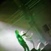 Seit über vier Jahrzehnten prägen "Grave Digger" die internationale Heavy-Metal- Szene. Ihren 40. Geburtstag feiert die Band derzeit mit einer Deutschlandtour. Mit dabei sind auch die Bands "Cellar Stone" und "Mystic Prophecy". Am Samstag machten die Musiker Station im Kaminwerk Memmingen. 
Viele Zuschauer verfolgen KonzertIn diesem Jahr werden es bereits 43 Jahre "Grave Digger". Die deutsche Metal-Band ist mit ihrer aktuellen "Knights & Riots" Tour in Deutschland unterwegs. Die Band aus Gladbeck um Sänger Chris Boltendahl war am Samstag im Kaminwerk Memmingen zu Gast und sorgte für mächtig Stimmung unter den Zuschauern, die trotz der widrigen Wetterverhältnissen zahlreich erschienen waren.Metal-Power aus dem AllgäuIm Vorprogramm von "Grave Digger" zeigte die Power-Metal-Band "Mystic Prophecy" um Sänger RD Liapakis aus Bad Grönenbach, was sie drauf hat. Für die Allgäuer war das aber nicht der einzige Auftritt in diesem Jahr im Kaminwerk. Am 17. Mai werden sie dort ihr neues Album vorstellen, unterstützt von "Hammer King". Die Fans können sich außerdem auf 100 Liter Freibier freuen. Hoher WiedererkennungswertSeit 2018 gibt es die griechische Band "Cellar Stone". Im Kaminwerk präsentierte die Band nun einige Songs aus ihren beiden Alben, die mittlerweile auf dem Markt sind. Die Mischung aus 80er Jahre Rock und derzeitigem Rock prägt sich relativ schnell ein und hat Wiedererkennungswert.